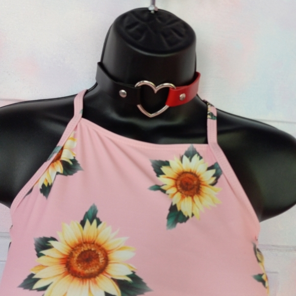 💥Color blocked heart accent vegan leather chokers! 😍 FINAL PRICE! - Picture 3 of 5